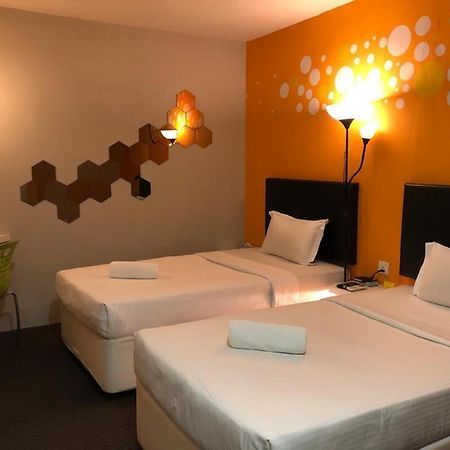 Hotel Zamburger Bliss Johor Bahru Zewnętrze zdjęcie